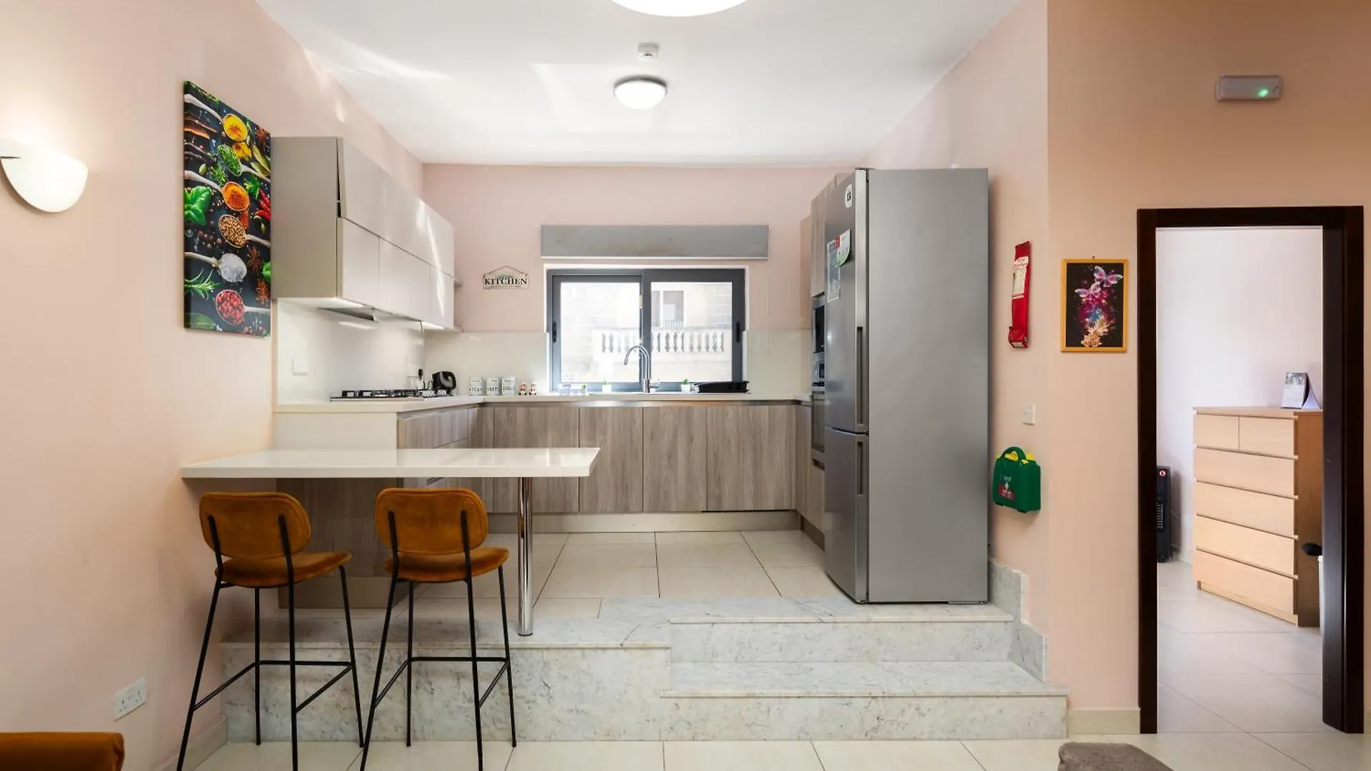 Modern 2Br Stylish Apartment With Large Backyard - Fully-Equipped Accomodation Birkirkara Malta