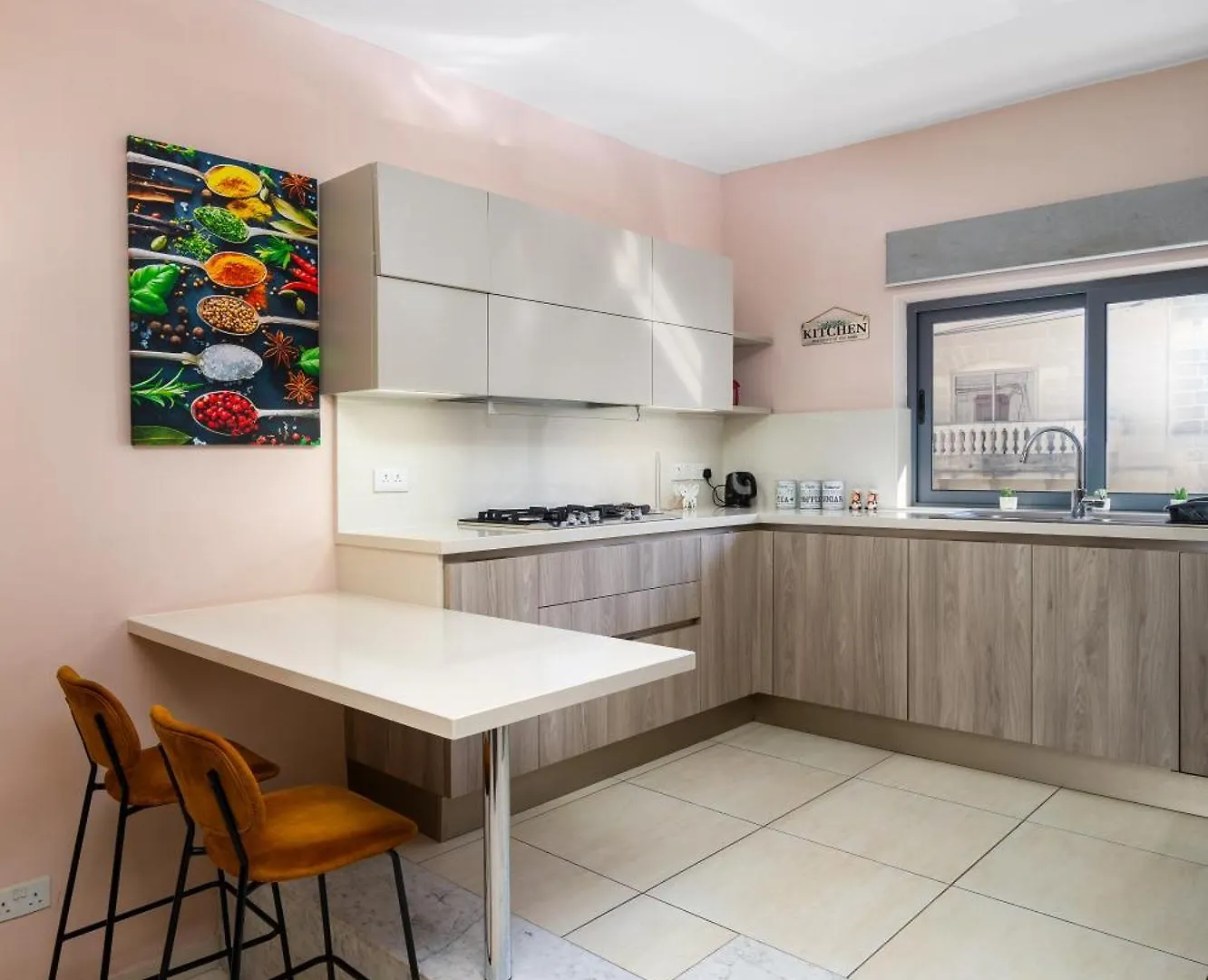 Modern 2Br Stylish Apartment With Large Backyard - Fully-Equipped Accomodation Birkirkara