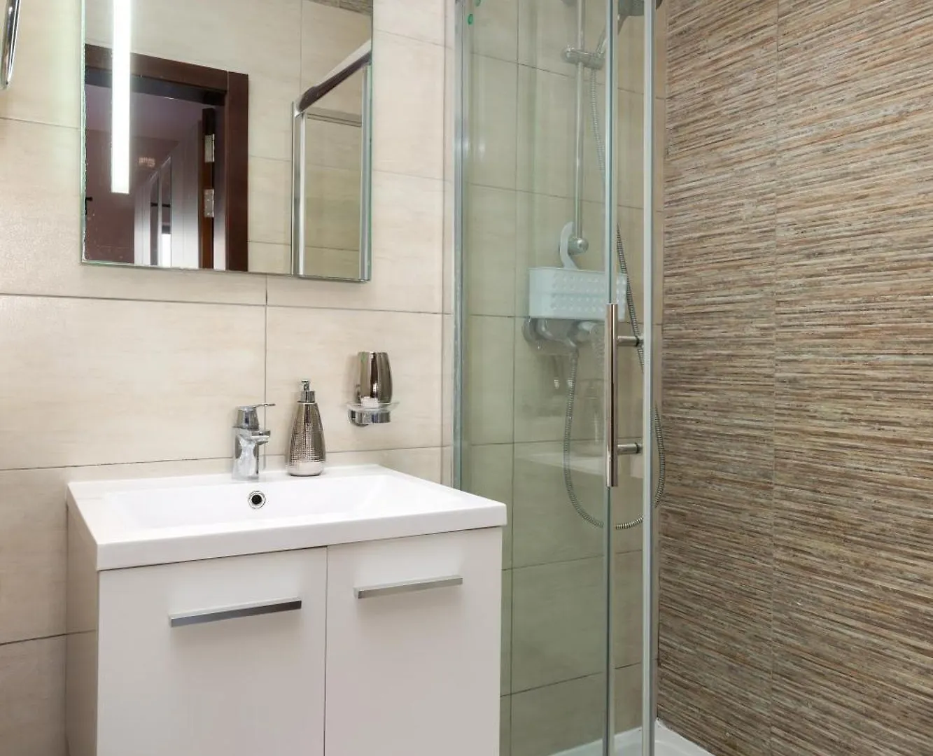 Modern 2Br Stylish Apartment With Large Backyard - Fully-Equipped Accomodation Birkirkara Malta