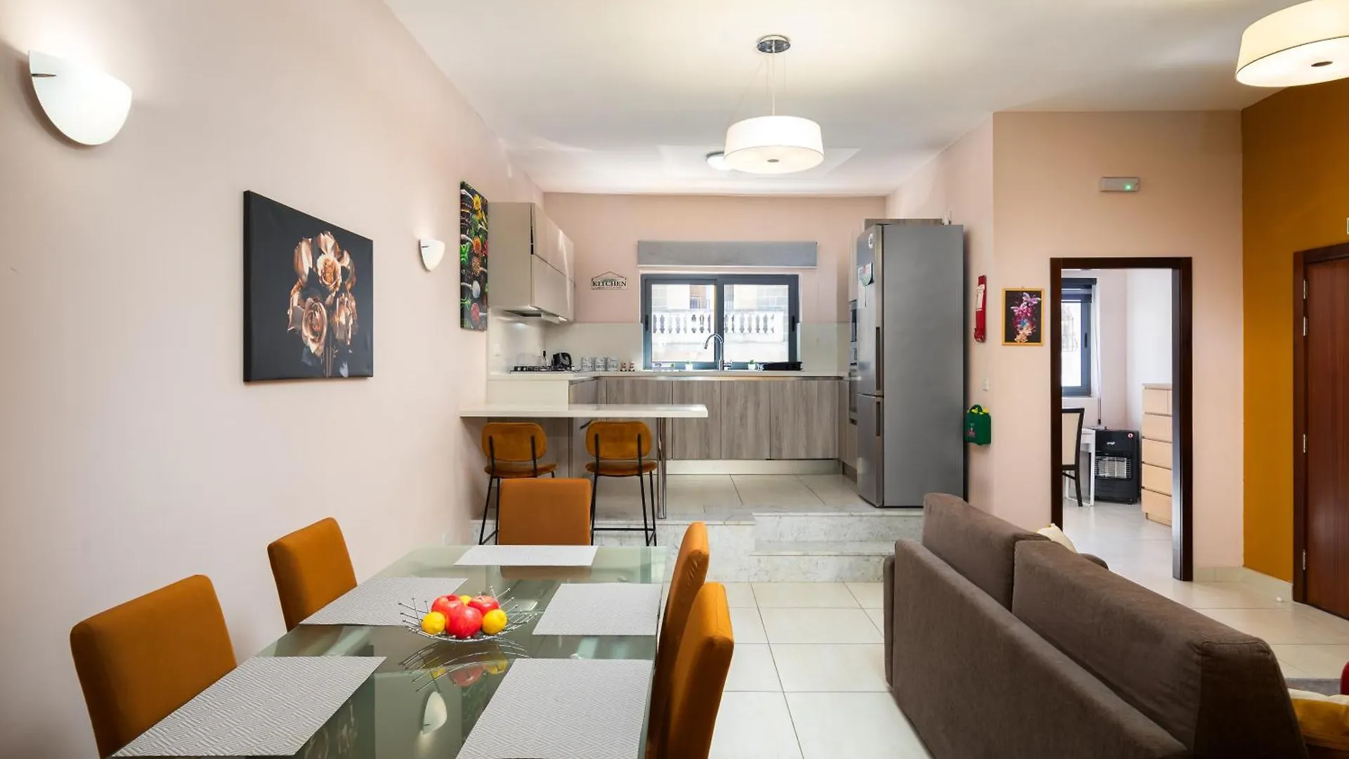 Modern 2Br Stylish Apartment With Large Backyard - Fully-Equipped Accomodation contacts