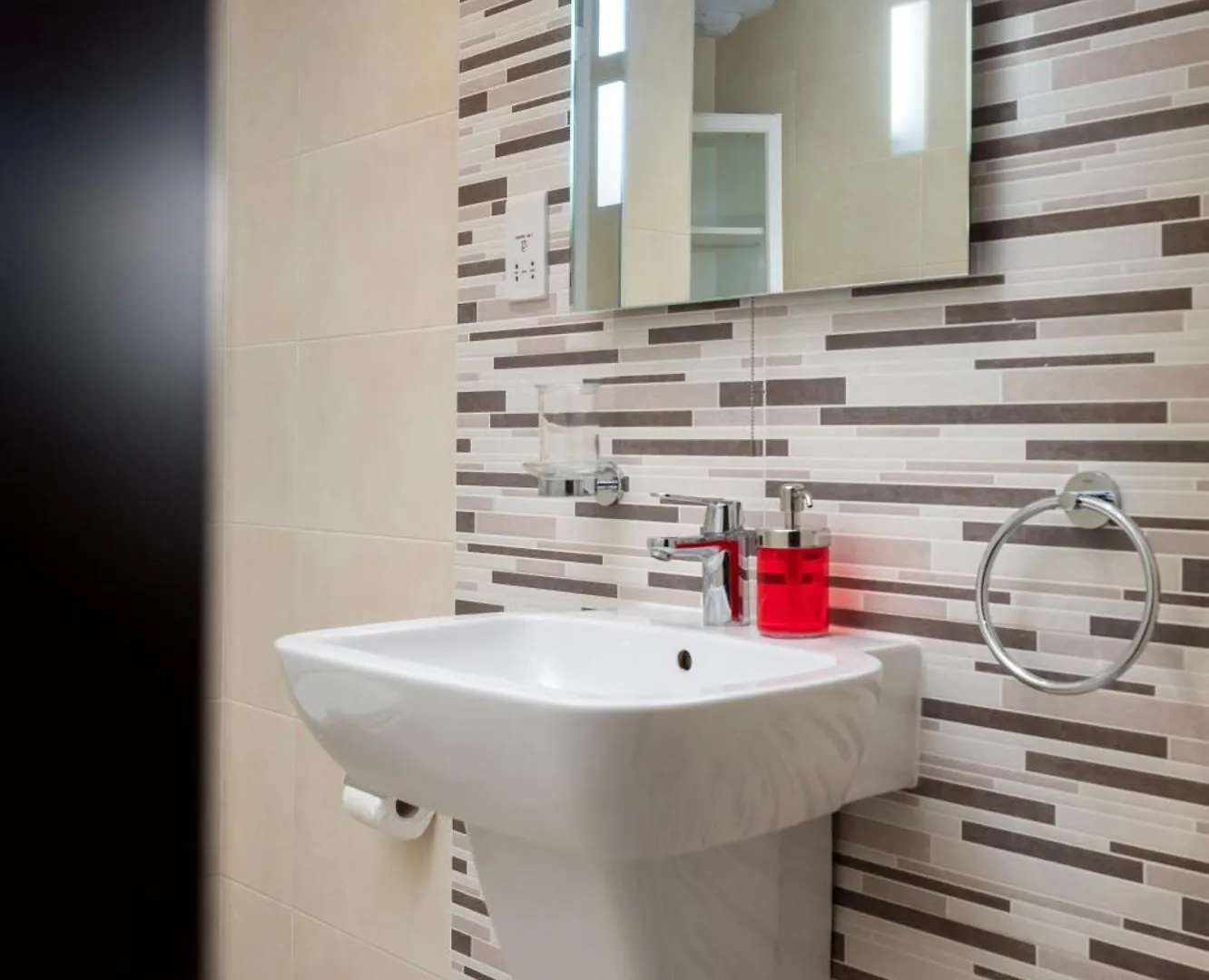 Modern 2Br Stylish Apartment With Large Backyard - Fully-Equipped Accomodation Birkirkara