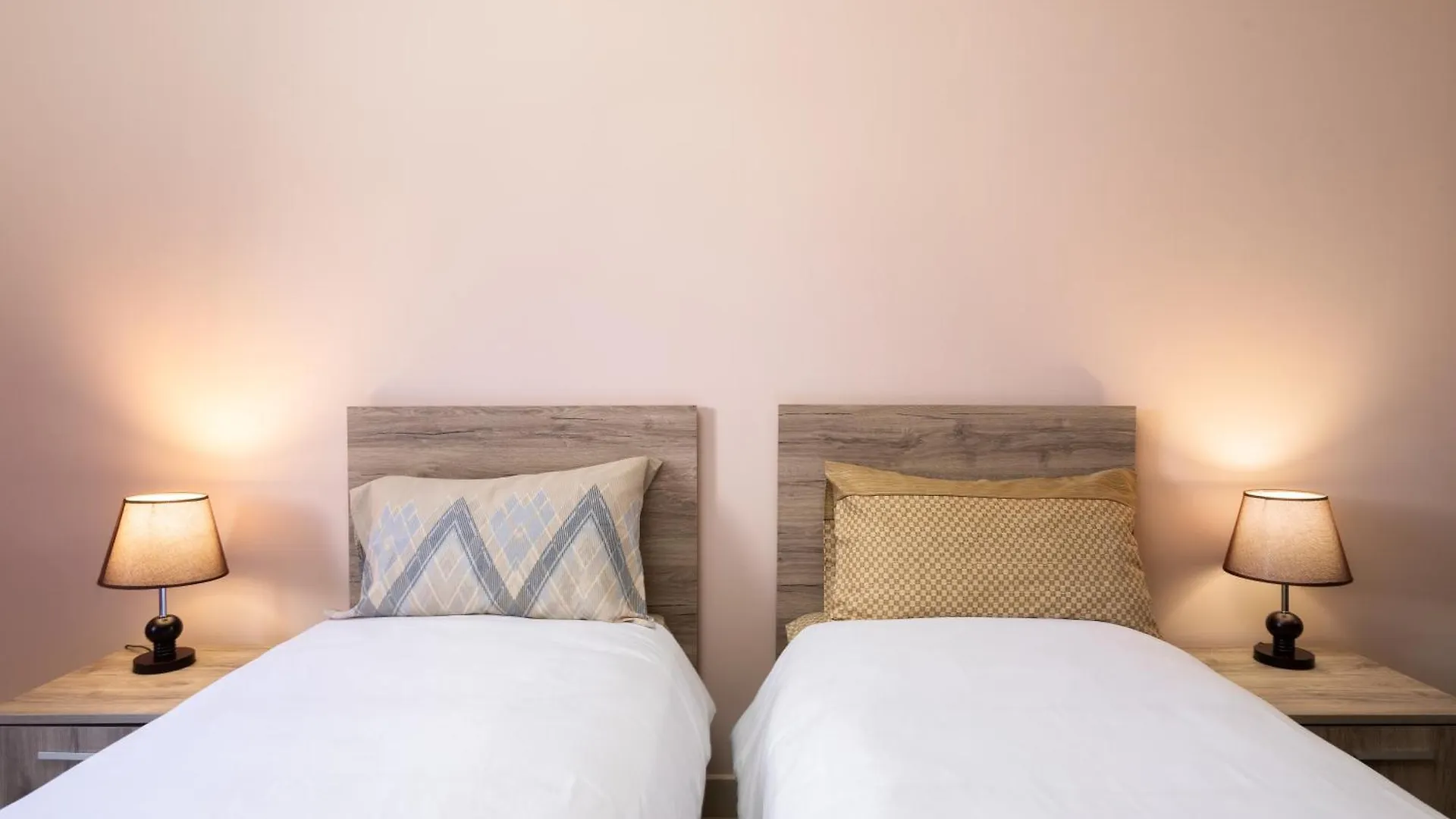 Modern 2Br Stylish Apartment With Large Backyard - Fully-Equipped Accomodation Birkirkara Malta